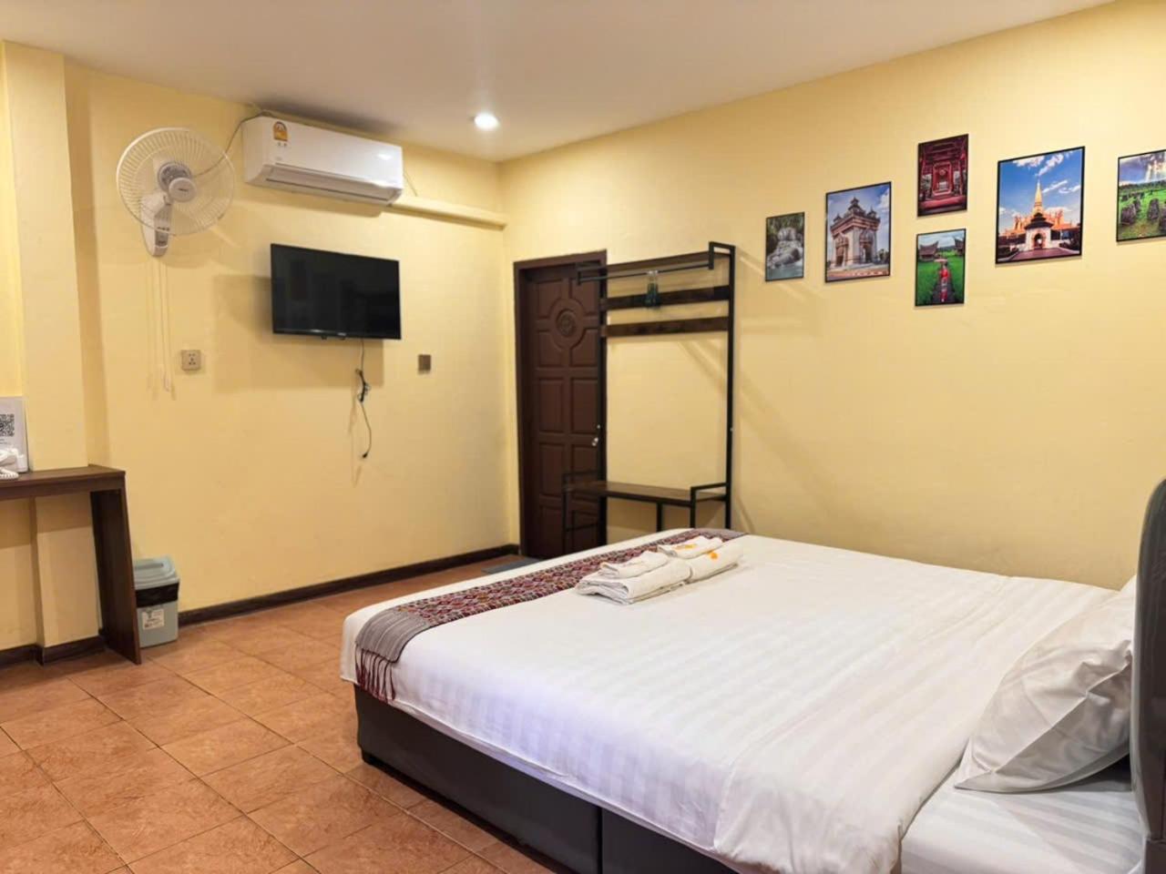 Yula Hotel Thatluang Vientiane Exterior photo