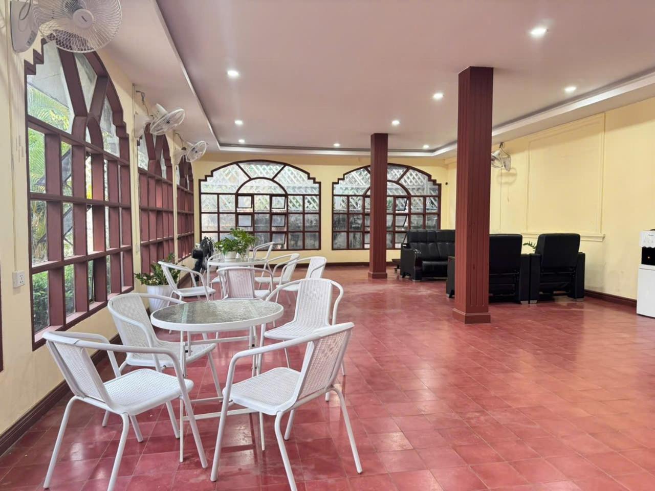 Yula Hotel Thatluang Vientiane Exterior photo