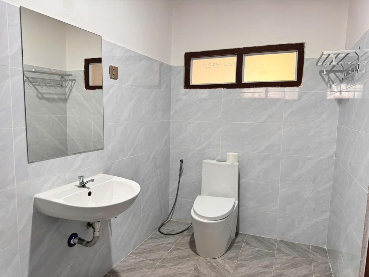 Yula Hotel Thatluang Vientiane Exterior photo